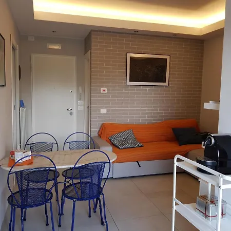 Lägenhet Modern Flat With View & Private Beach!
