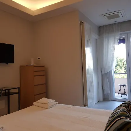 Modern Flat With View & Private Beach! * توسكولانو ماديرنو