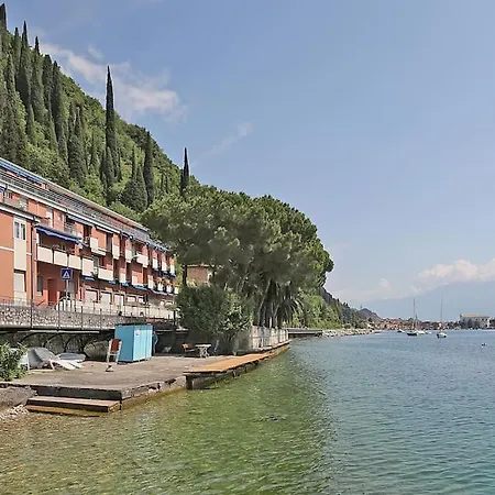 Modern Flat With View & Private Beach! Апартаменты *